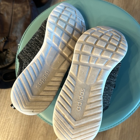 Adidas Cloud sneakers, white and black Size 10 - Picture 6 of 7